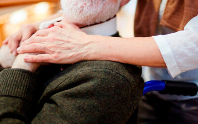 Cuidadores de personas dependientes, apoyo físico y emocional